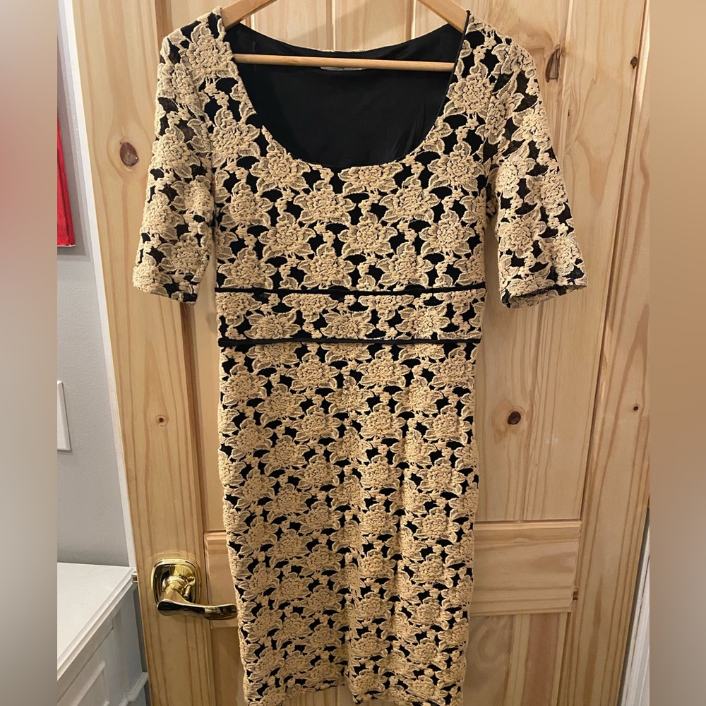 Hazel below the knees dress in floral lace